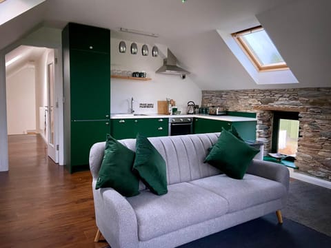 Kitchen or kitchenette, Living room, Seating area