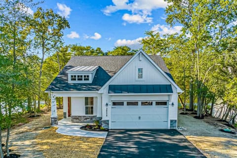 Dock, Game Room! Riverfront Retreat in Seaford House in Sussex County