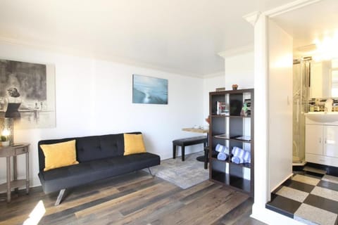 Ocean Bluff Hideaway Unit B House in San Clemente