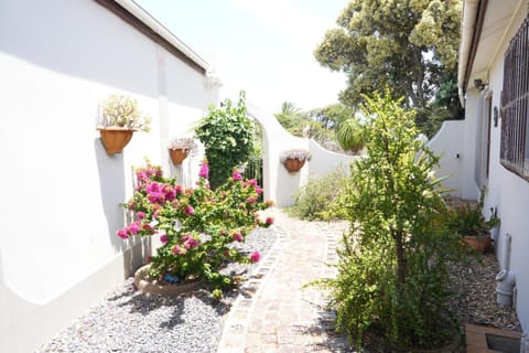 Property building, Facade/entrance, Day, Garden