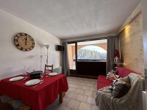 Montgenèvre : Studio rénové, ski aux pieds, 4 pers., parking inclus, animaux acceptés - FR-1-330D-135 Apartment in Montgenèvre
