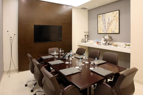 Meeting/conference room, Area and facilities