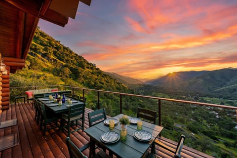 View (from property/room), Balcony/Terrace, Mountain view