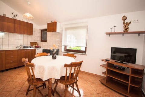 Galerie-Apartment 400 Meter zum Strand Apartment in Lika-Senj County