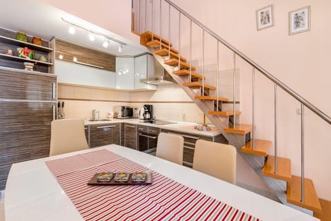 Luxuriöses Apartment 100 Meter Strand Apartment in Lika-Senj County