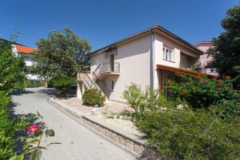Nur 200 Meter bis zum Strand House in Lika-Senj County