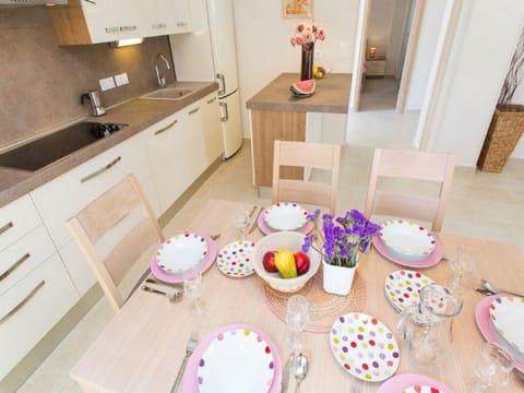 Strandnahe schöne Ferienwohnung mit Klima, WiFi Apartment in Lika-Senj County