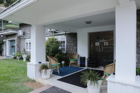 Property building, Garden, Seating area