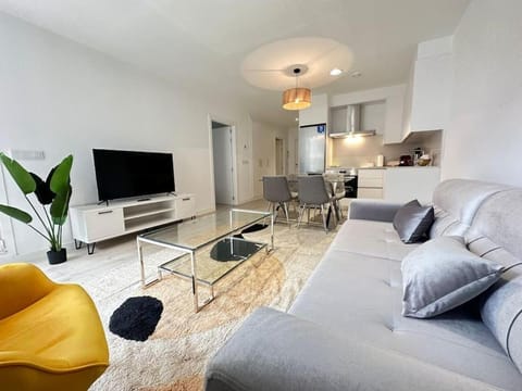 Jacinto Benavente 15, 3A con Parking gratis by YBH Apartment in Vigo