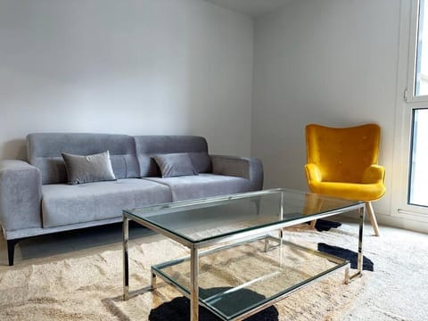 Jacinto Benavente 15, 3A con Parking gratis by YBH Apartment in Vigo