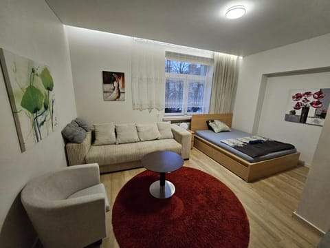 Bed, Photo of the whole room, Seating area, Bedroom