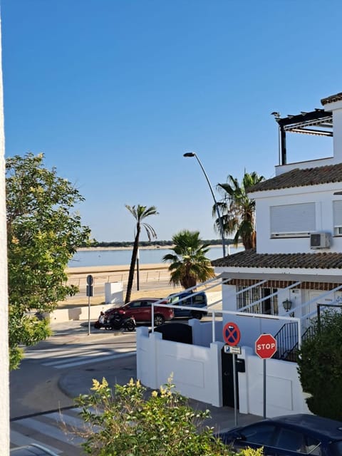 View (from property/room), Landmark view, Sea view, Street view