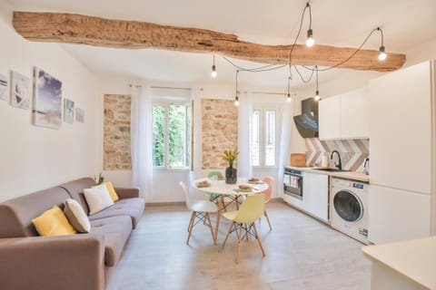 Kitchen or kitchenette, Living room, Dining area