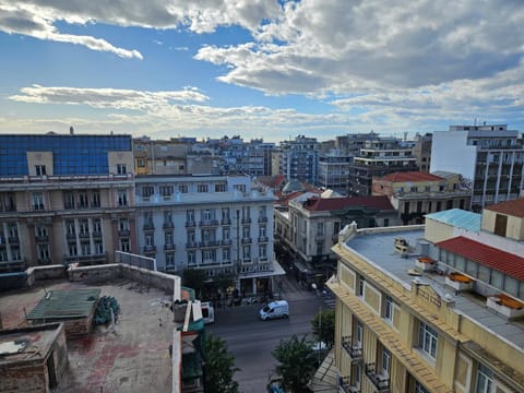 Bird's eye view, City view, Location