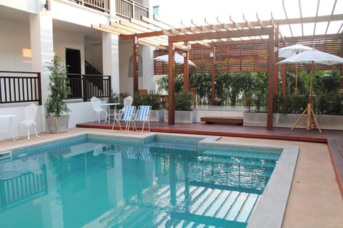 Swimming pool, Swimming pool