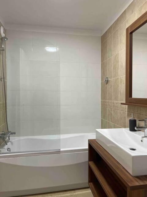 Les terrasses d Isola B avec parking couvert inclus proche des pistes et de la galerie, résidence récente Apartment in Isola