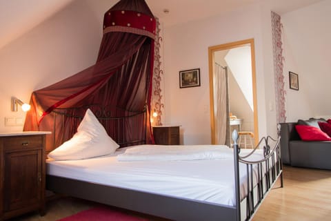 Bed, Bathroom, Bedroom