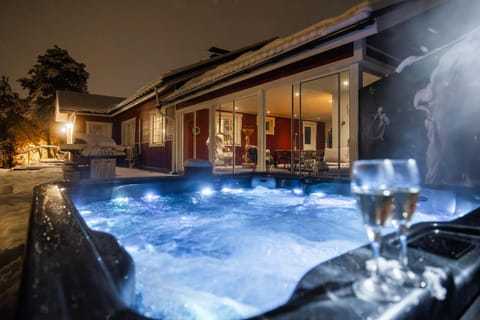 Hot Tub, Hot Tub, Spa and wellness centre/facilities