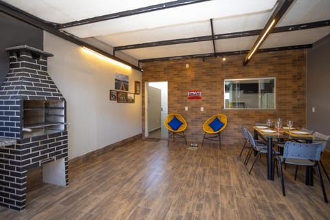 Seating area, Dining area