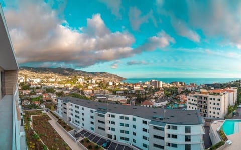 View (from property/room), View (from property/room), City view, Sea view