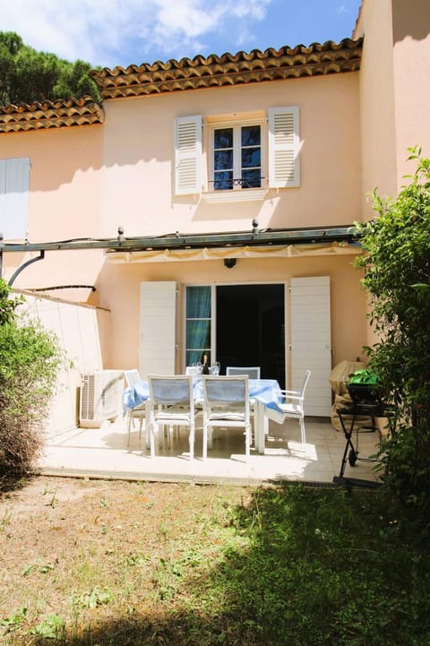 GASVERO Maison climatisée dans domaine privé avec piscine Villa in Gassin