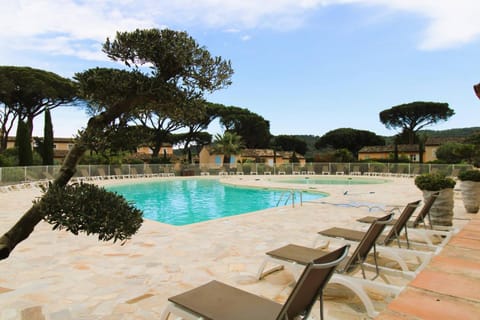 GASVERO Maison climatisée dans domaine privé avec piscine Villa in Gassin