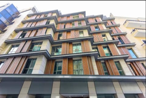 Property building, Day