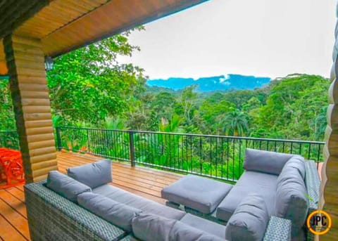 Patio, Natural landscape, View (from property/room), Balcony/Terrace, Seating area, Mountain view