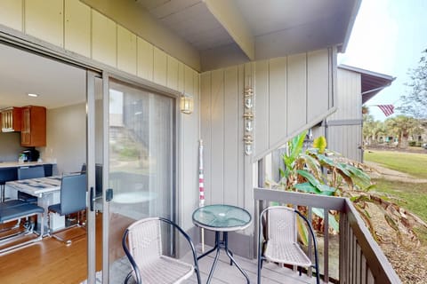 Lanai Village Condo with Pool and Tennis! Dog Friendly Apartment in Diamondhead