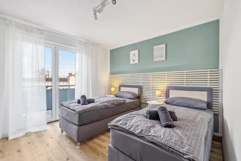 Bed, Balcony/Terrace, Photo of the whole room, Bedroom