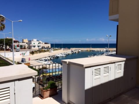 Property building, Balcony/Terrace, Balcony/Terrace, Beach, Sea view