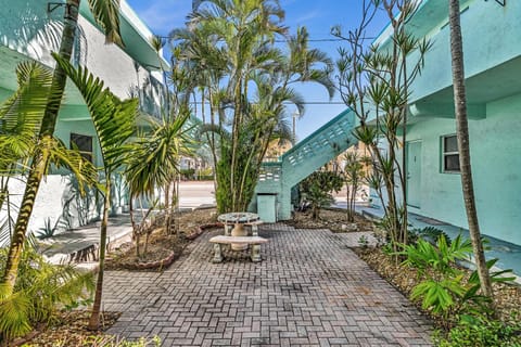 Property building, Garden, Garden view