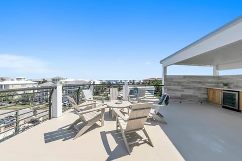 Property building, Patio, Day, View (from property/room), Balcony/Terrace, Dining area