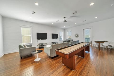 Hollywood & Divine House in Miramar Beach