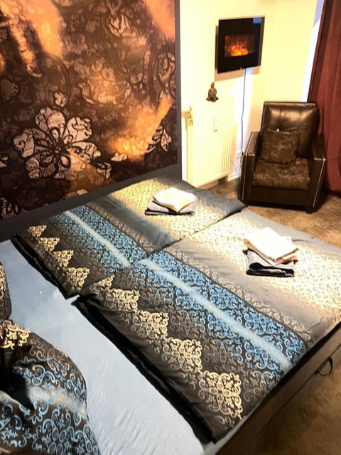 Bed, Bedroom