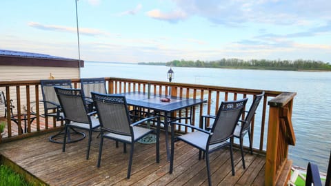 Natural landscape, Balcony/Terrace, River view