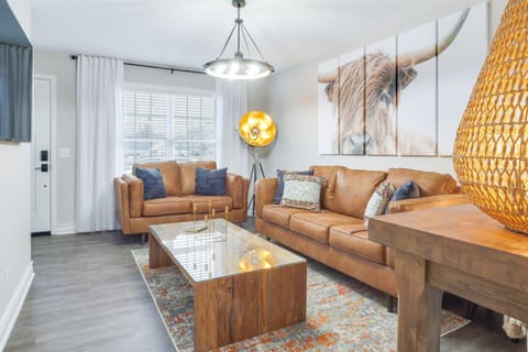 Modern Townhome Walk to Tennessee Tech University House in Cookeville