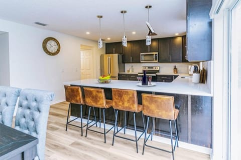Kitchen or kitchenette, Living room, Seating area, Dining area, dishwasher, oven, stove