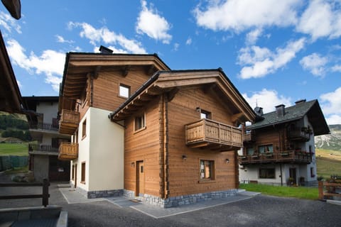 Property building, Day