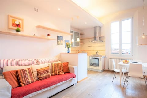 Kitchen or kitchenette, Living room