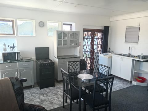 Sue's Self Catering Stilbaai Apartment in Western Cape