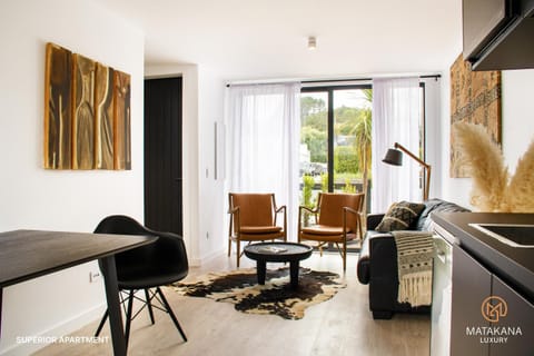 Living room, Seating area, Dining area, Dinner, kitchen