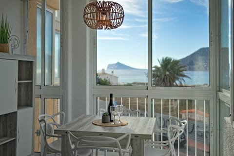 View (from property/room), Dining area, Sea view