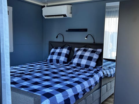 B&B Tiny House Bij Zee Bed and Breakfast in South Holland (province)