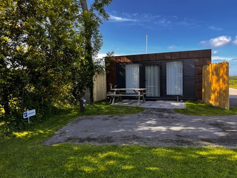 B&B Tiny House Bij Zee Bed and Breakfast in South Holland (province)