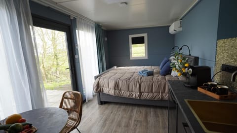 B&B Tiny House Bij Zee Bed and Breakfast in South Holland (province)