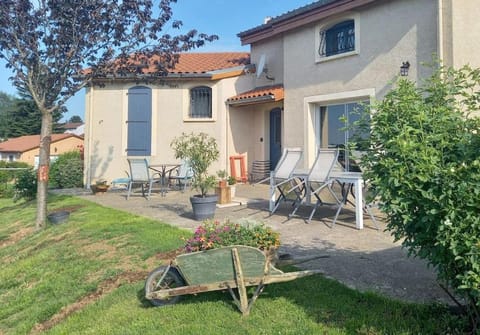 Patio, BBQ facilities, Children play ground, Library, Table tennis, Bathroom, Hiking, Cycling, Garden view, Mountain view, Parking, fireplace, internet, pet friendly, sunbed, toaster, towels, washing machine