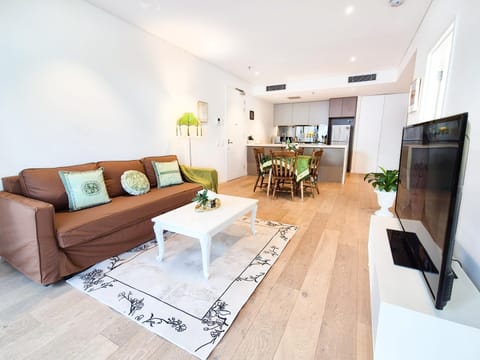 Communal lounge/ TV room, TV and multimedia, Kitchen or kitchenette, Living room, Seating area, Dining area, Evening entertainment, air conditioner