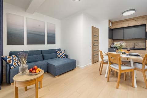 Kitchen or kitchenette, Living room, Seating area, Dining area, minibar