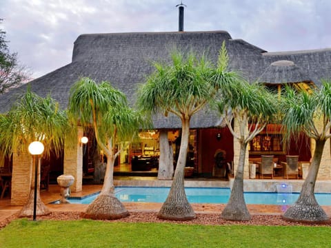 Restaurant/places to eat, Balcony/Terrace, Swimming pool